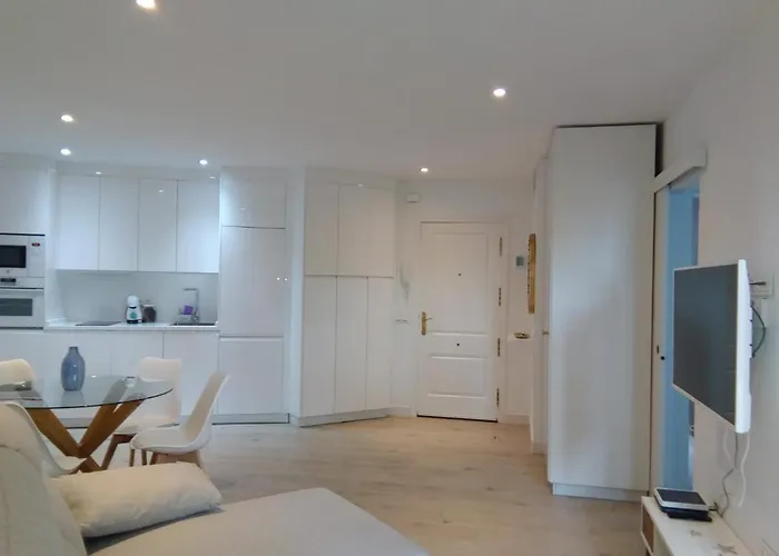 Faro Puerto Estepona