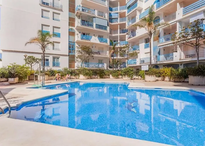 Faro Puerto * Estepona